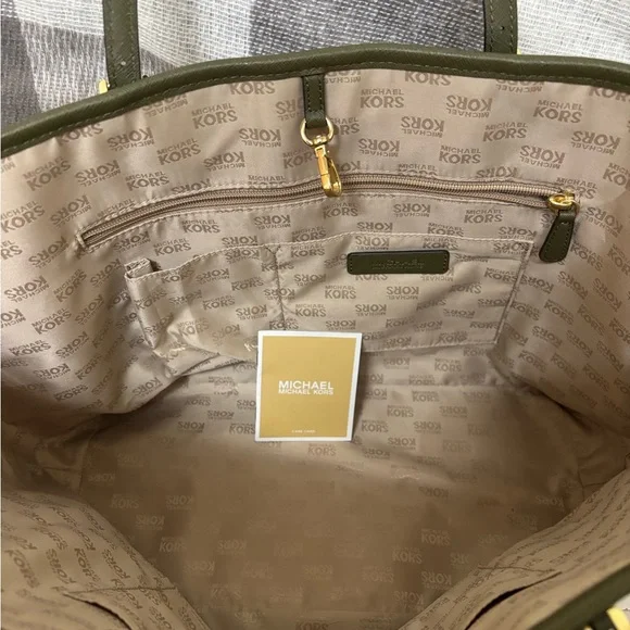 Michael Kors Green Tropical Tote Bag - Picture 3 of 3
